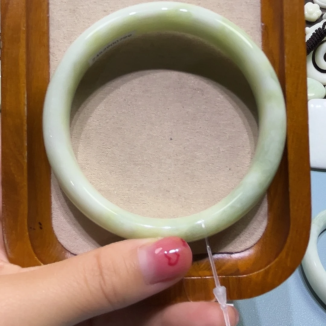 麦***丹未镶嵌手镯蓝田玉（蛇纹石化大理石玉）