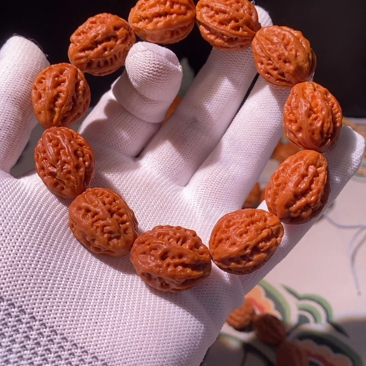 文玩核桃手串豪****g…………