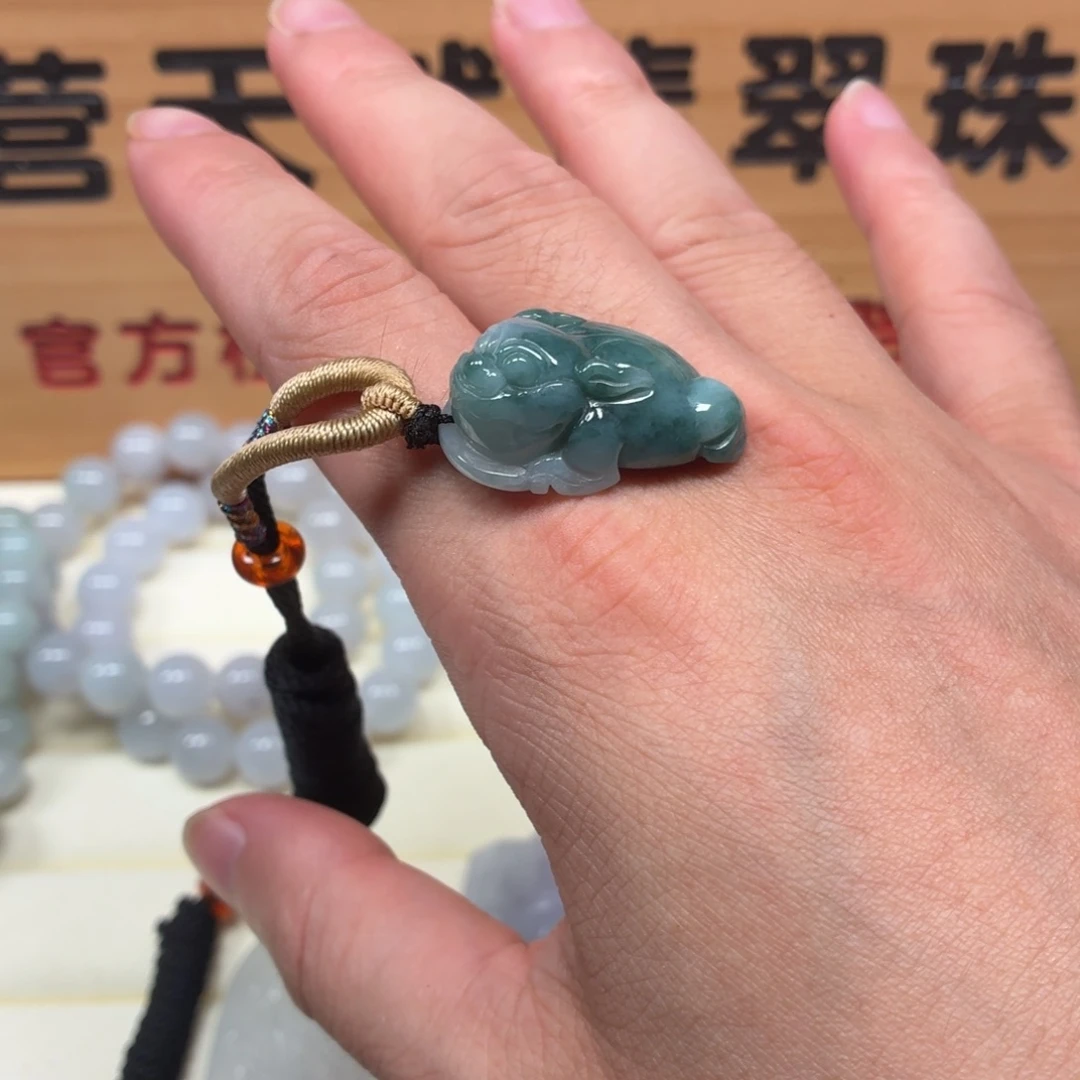 颈饰未镶嵌翡翠三脚金蟾