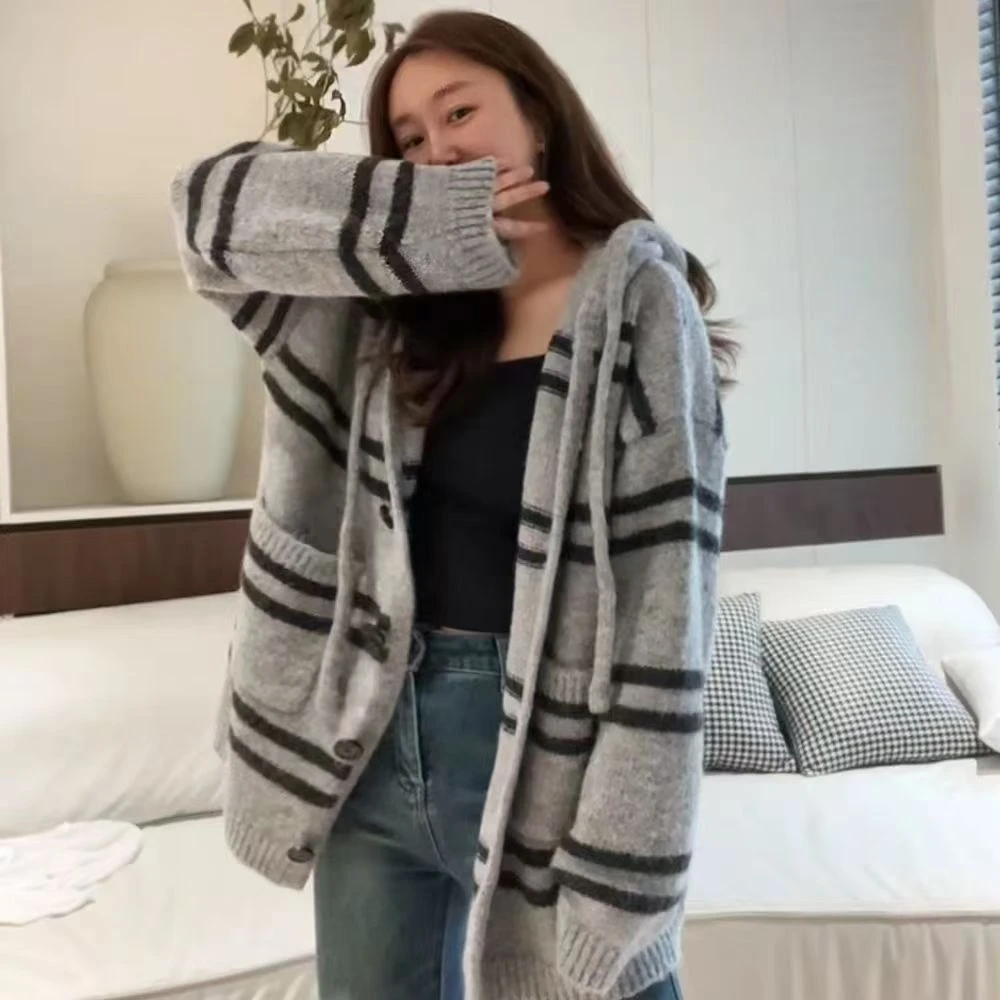 慵懒风高级感条纹毛衣女早初秋2025新款针织卫衣开衫连帽外套秋冬