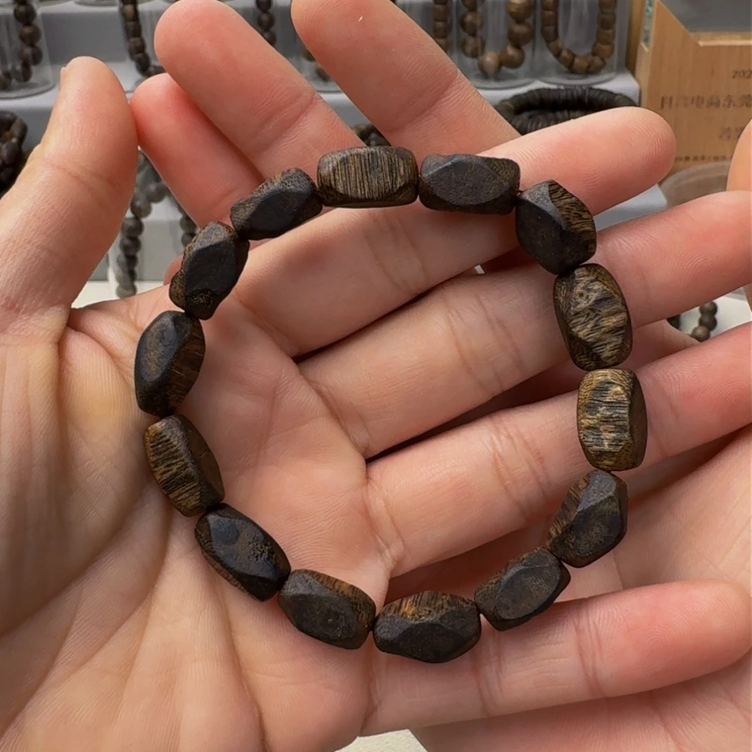 沉香手串棋楠沉香张勺子九九钻石珠卡8+保7+克手串