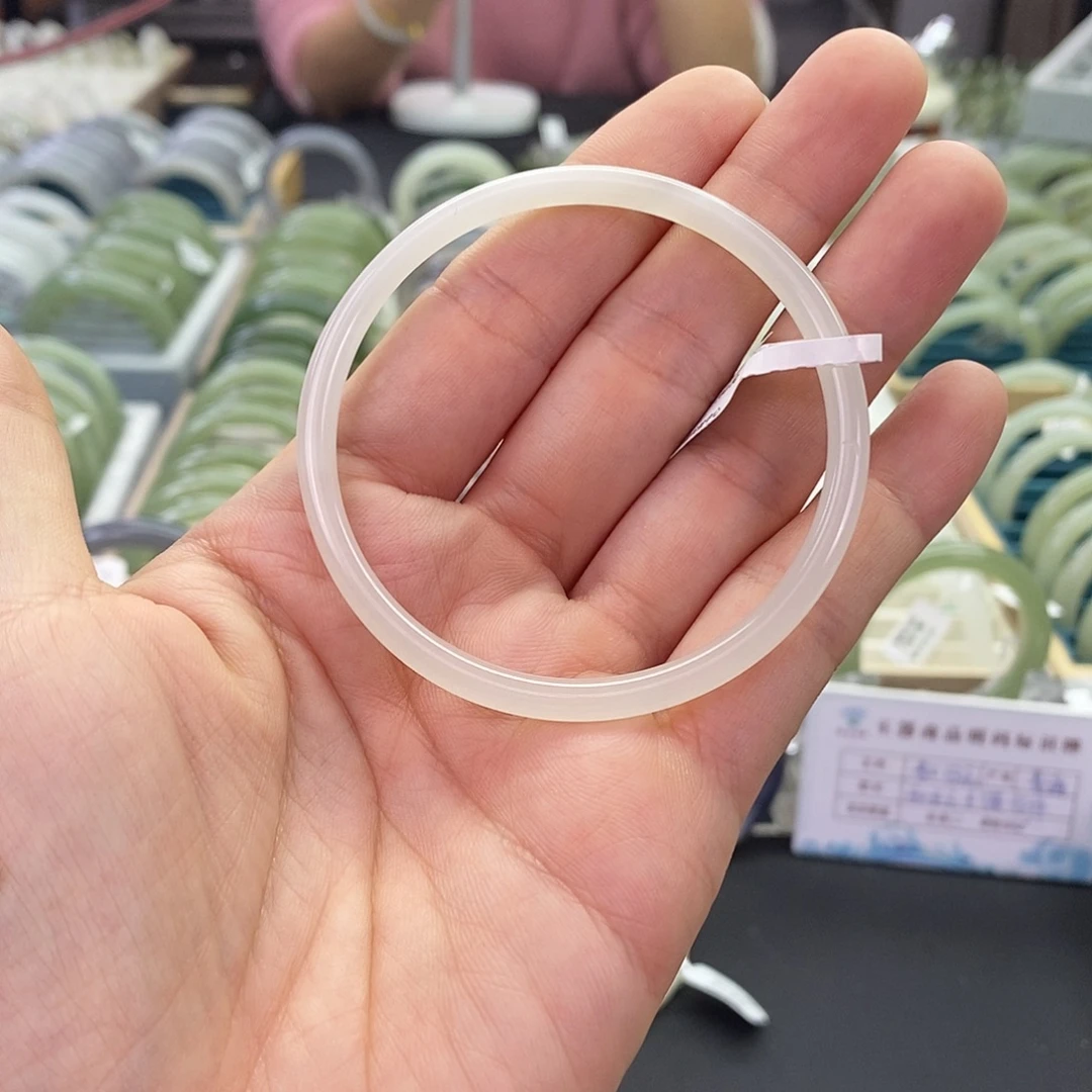 和田玉未镶嵌手镯56