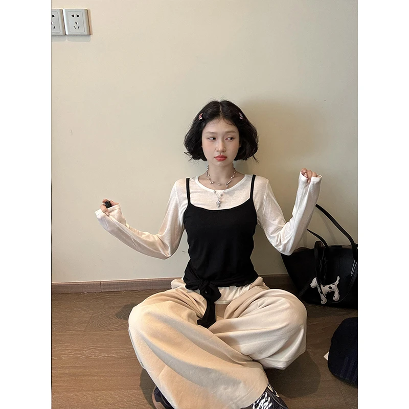 巨好看的早秋一整套韩系穿搭假两件长袖T恤女搭配吊带背心两件套