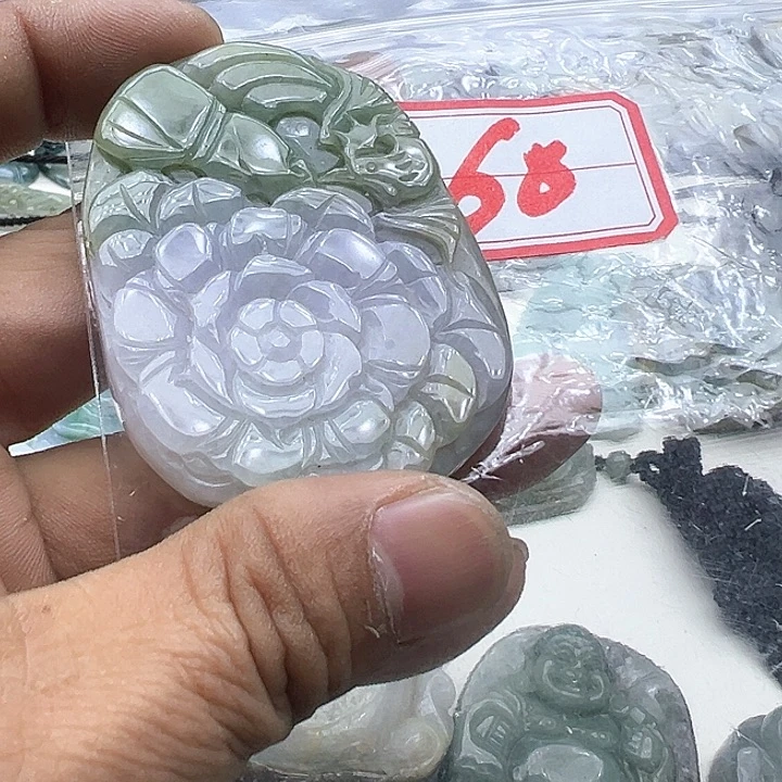 翡翠颈饰未镶嵌小**熙