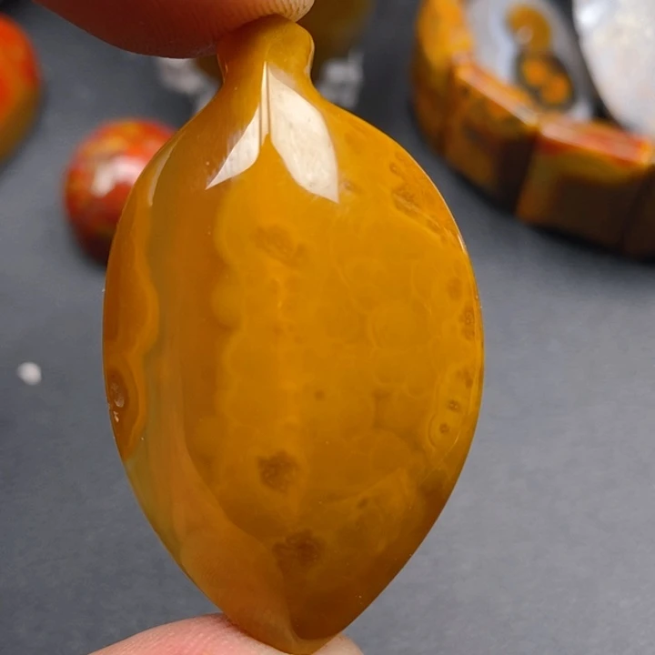 玛瑙/玉髓颈饰未镶嵌善**意