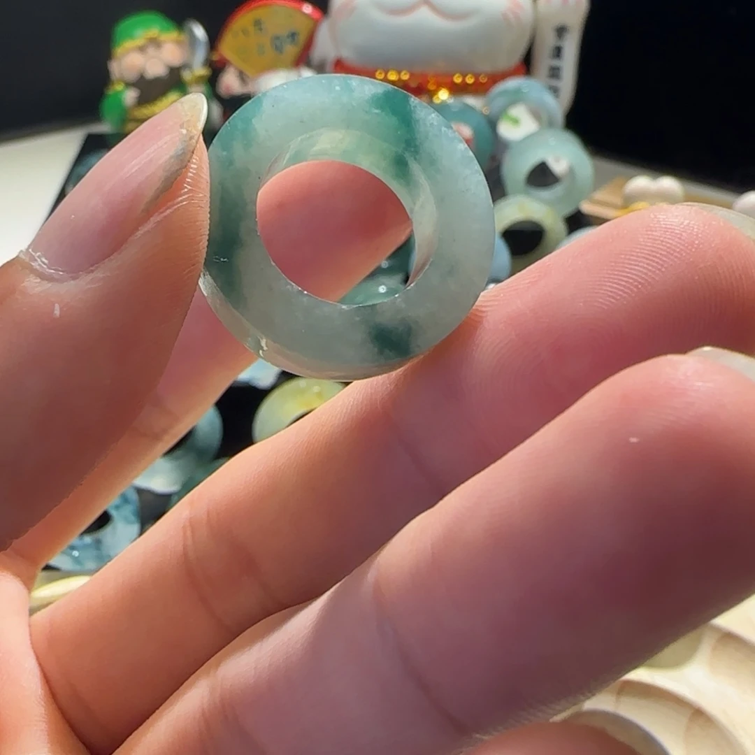 定制翡翠未镶嵌戒指
