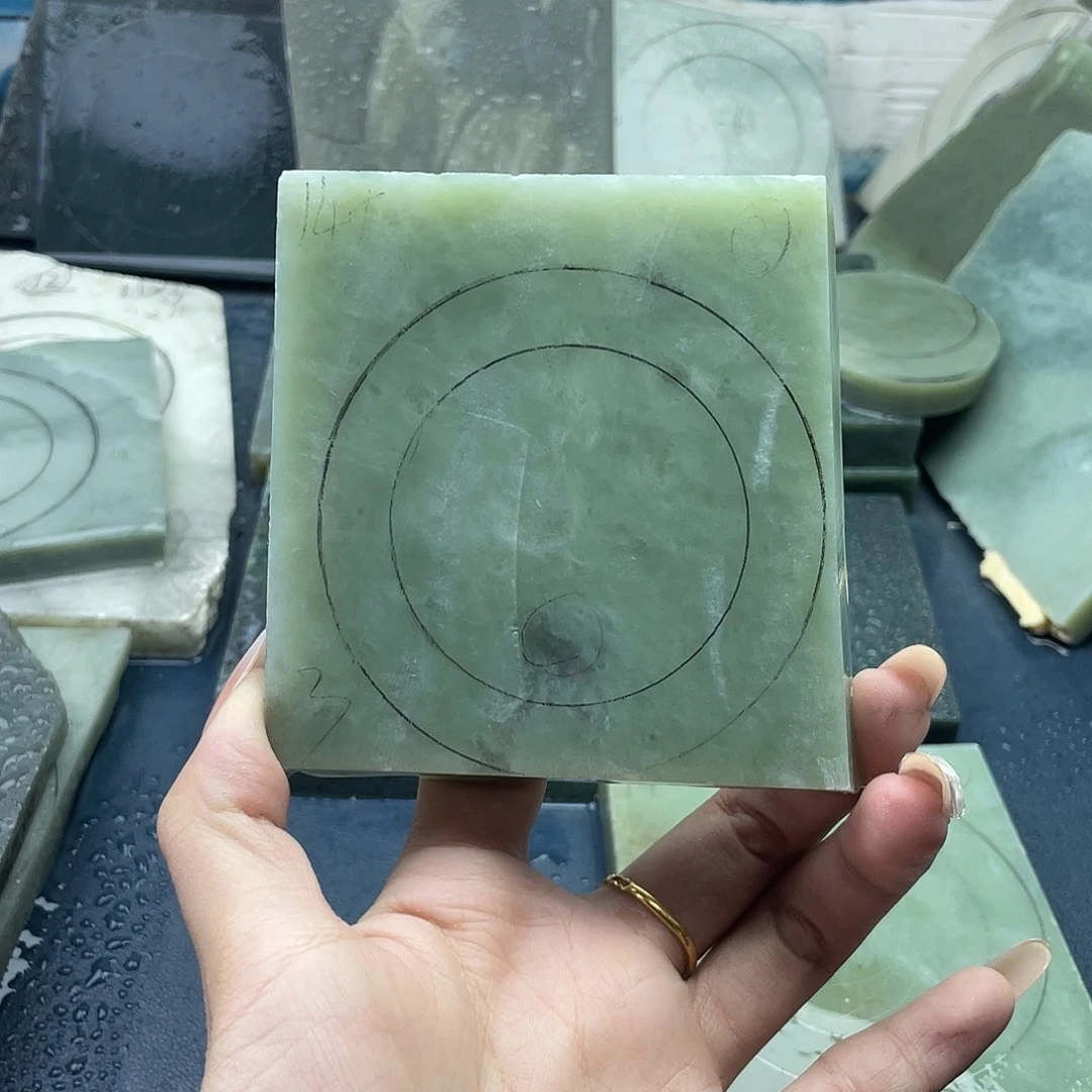 小***迷和田玉未镶嵌手镯板子