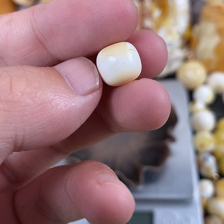 阳***心琥珀未镶嵌裸石我