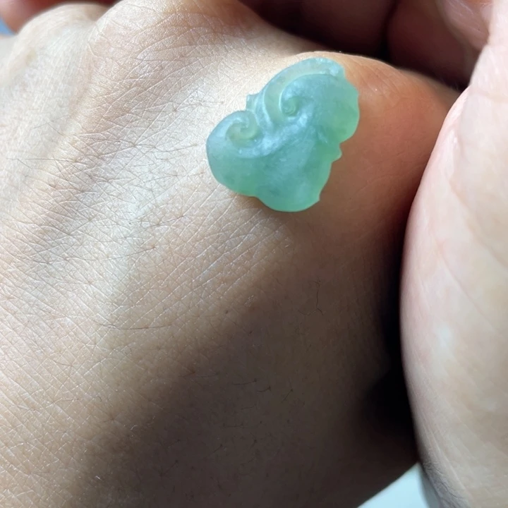 定制翡翠未镶嵌如意