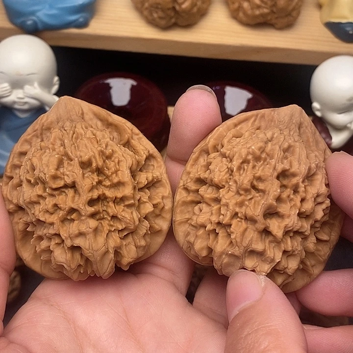 核桃把件麒麟纹大官帽48尺