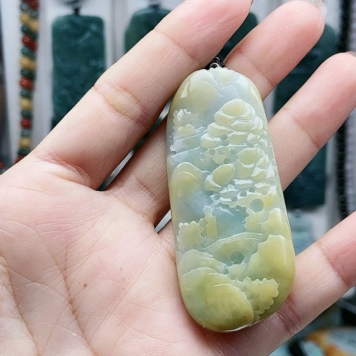 颈饰足铂镶嵌翡翠翡翠