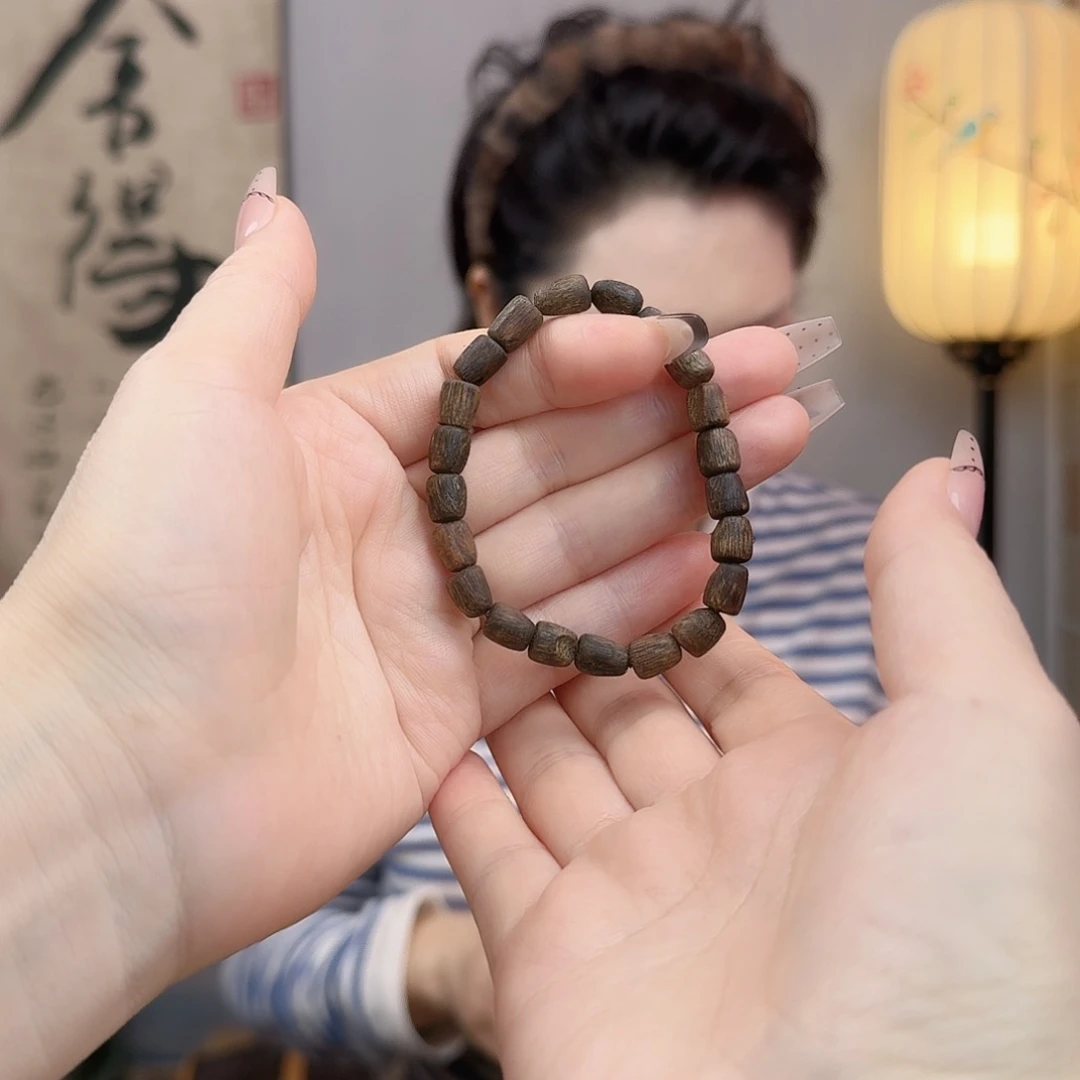 沉香碎屑沉香青*海南尖峰岭虫漏随形