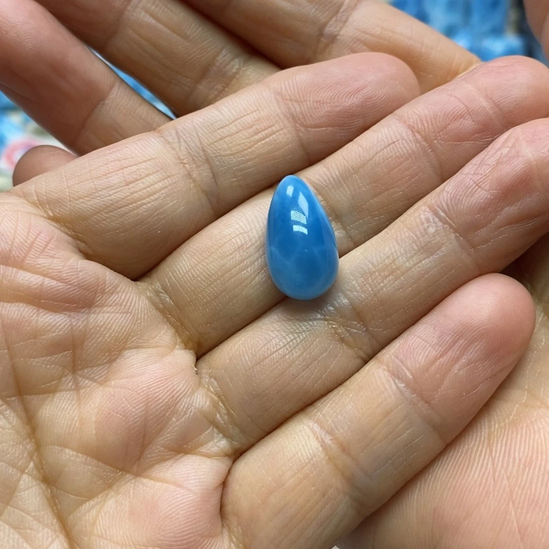 一***、针钠钙石（海纹石）未镶嵌颈饰