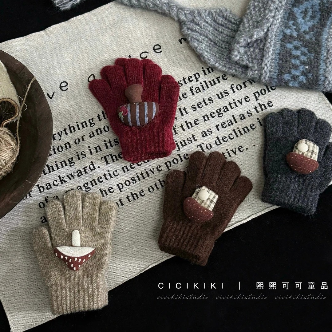 【熙熙可可】儿童时尚可爱冬季保暖针织纯色手套 ST2501