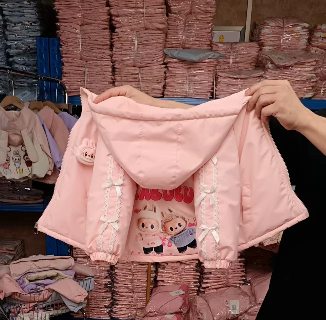 2025女宝宝冬季新款加绒加厚外套洋气百搭款女孩可爱卡通加厚外套