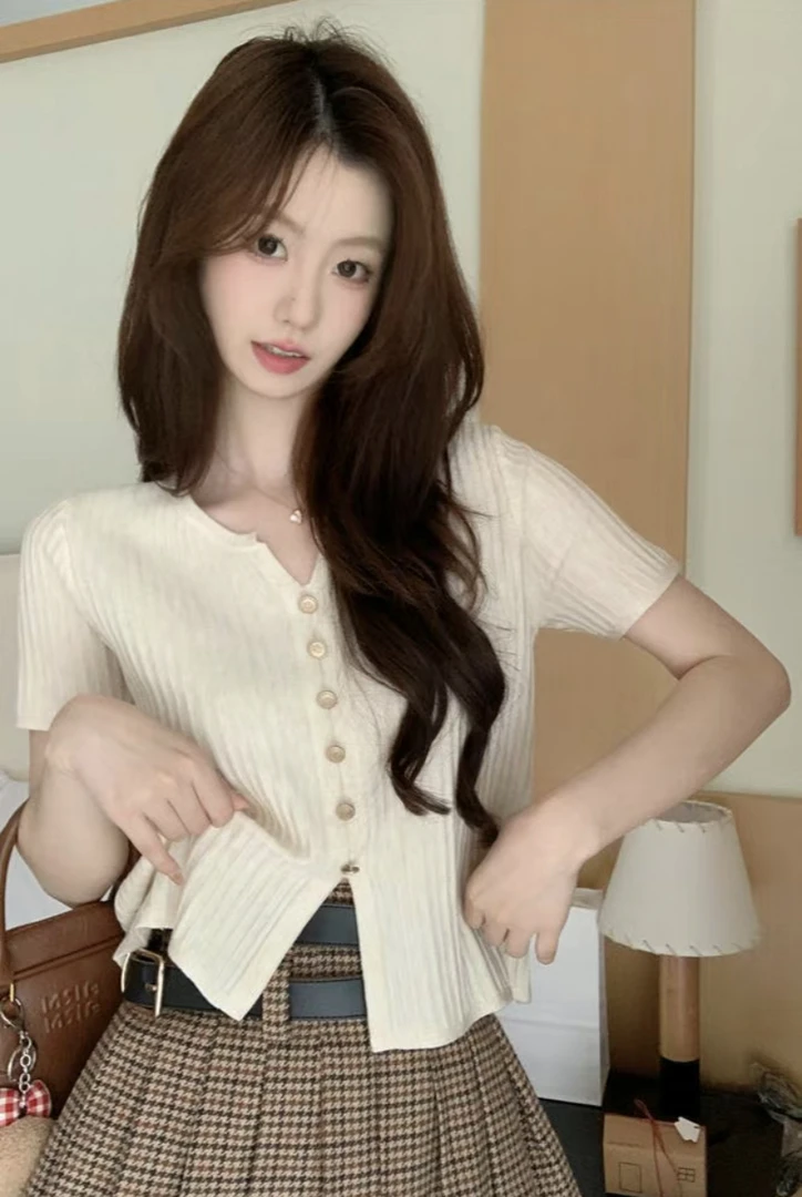 041-050夏季冰丝针织短袖辣妹设计感小众显瘦上衣(直播链接)