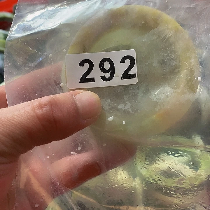 蛇纹石玉原未镶嵌匹****菜