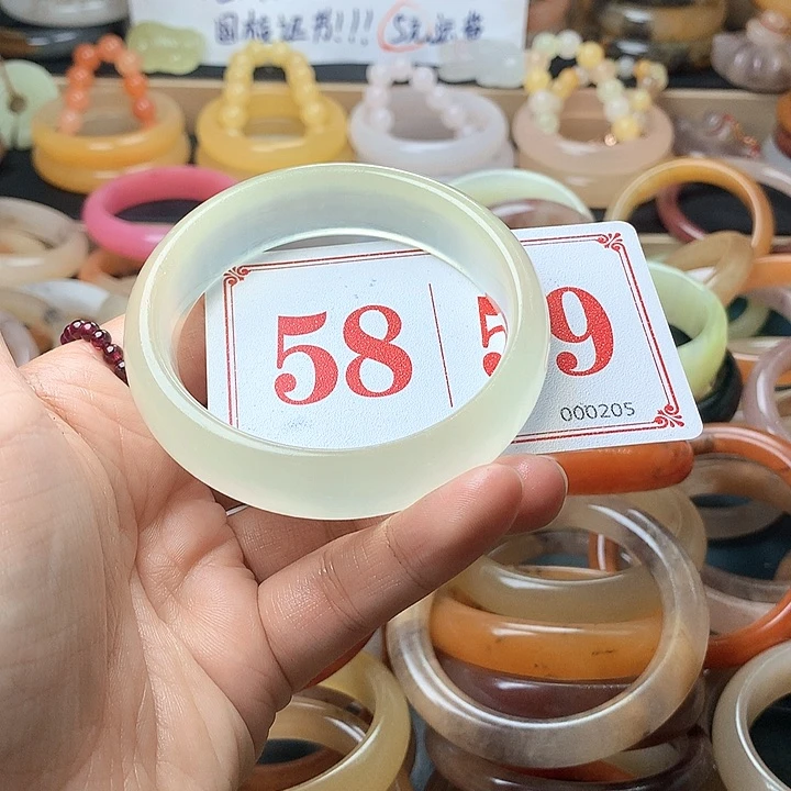 石英质玉（黄龙玉）未镶嵌手镯