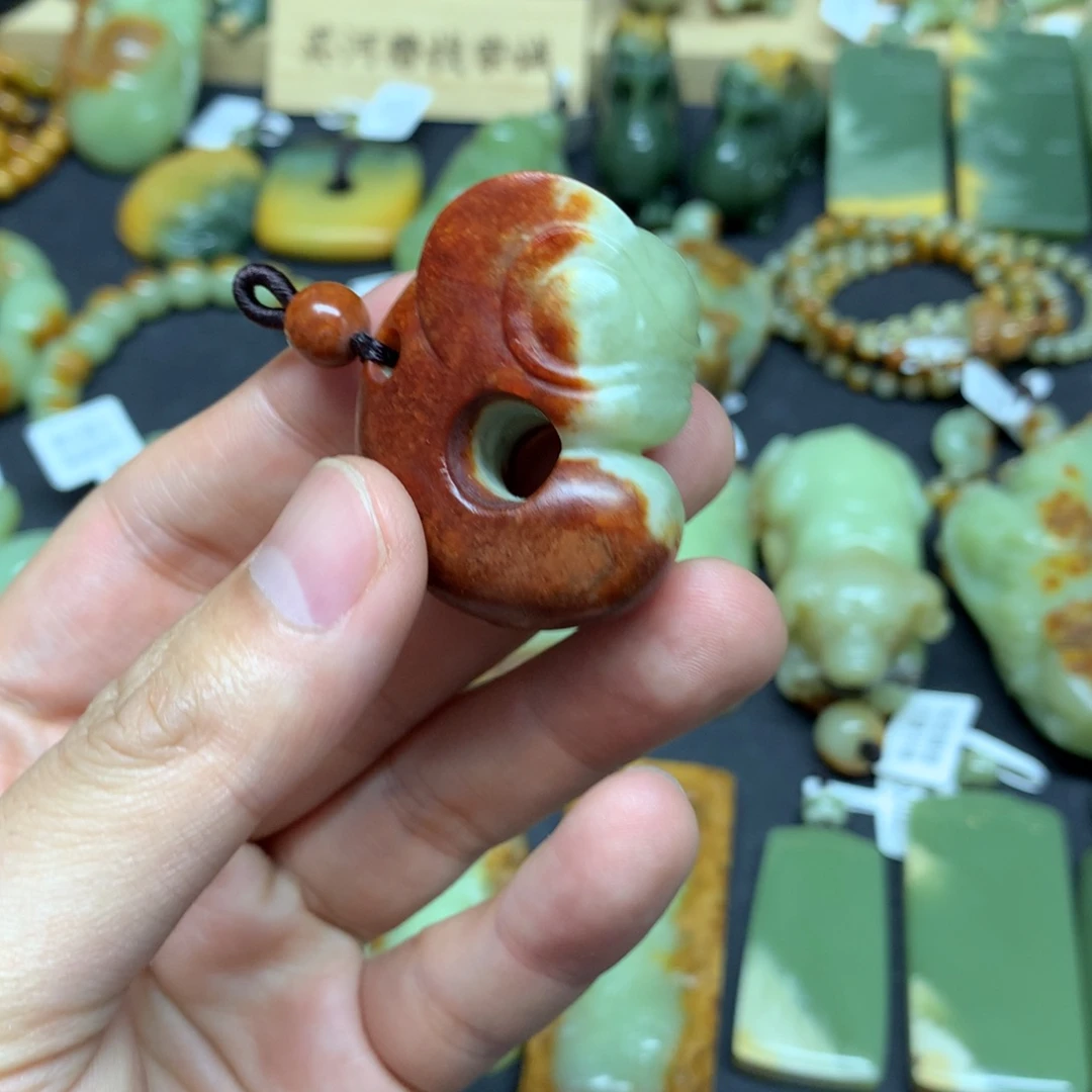 岫岩河磨玉（透闪石质玉）挂件未镶嵌一****猫