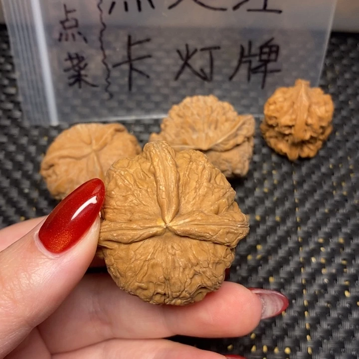 ****人文玩核桃吊坠文玩核桃异形单只