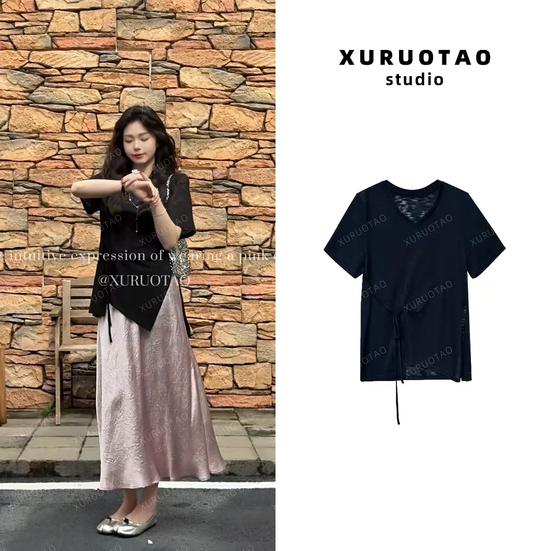 XURUOTAO 【卢浮派对】亚麻下摆不规则开叉设计收腰黑色上衣 T5386