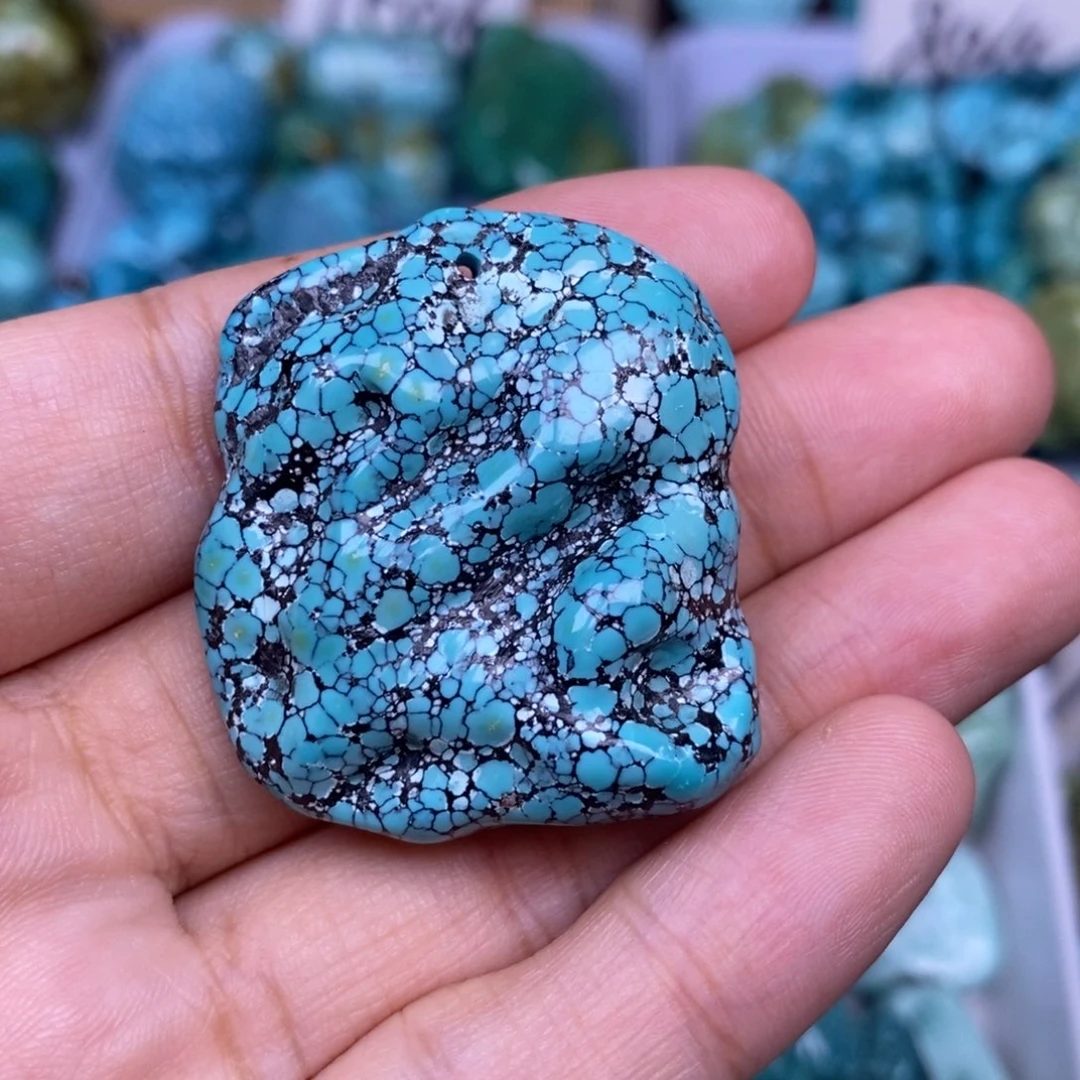 绿松石未镶嵌颈饰