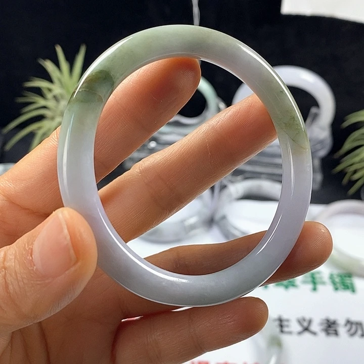 翡翠未镶嵌手镯44。 55.6圈