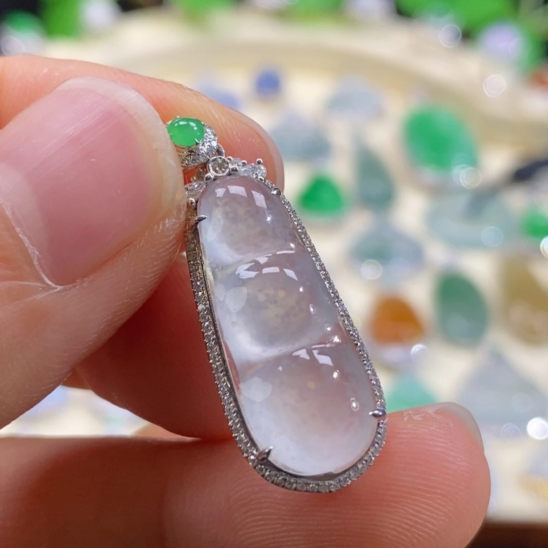 翡翠18K金镶嵌颈饰