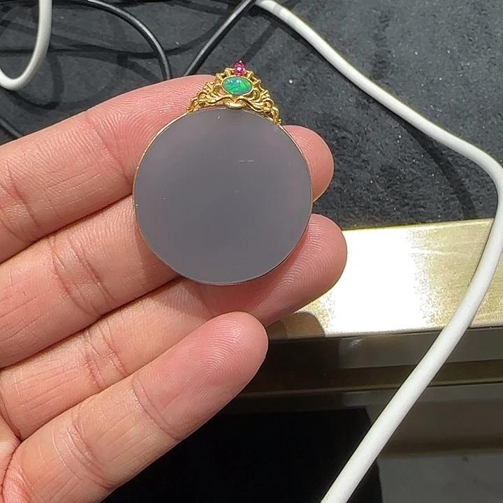 和田玉18K金镶嵌颈饰