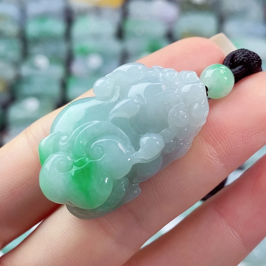 颈饰未镶嵌翡翠天然