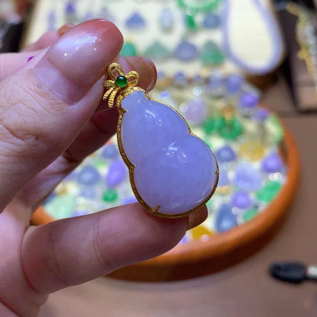 ****桦翡翠18K金镶嵌颈饰