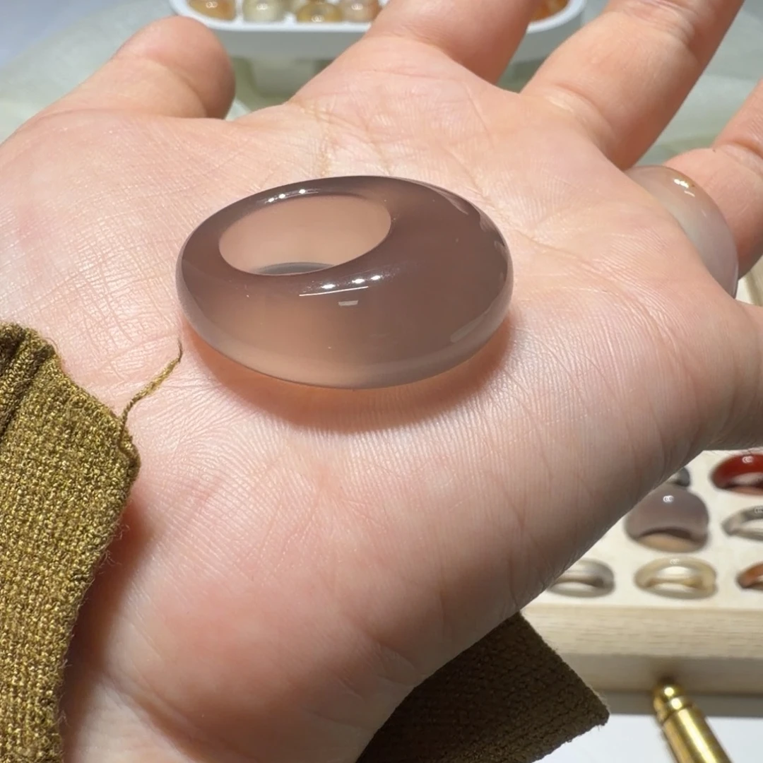 禾***渭玛瑙/玉髓未镶嵌戒指