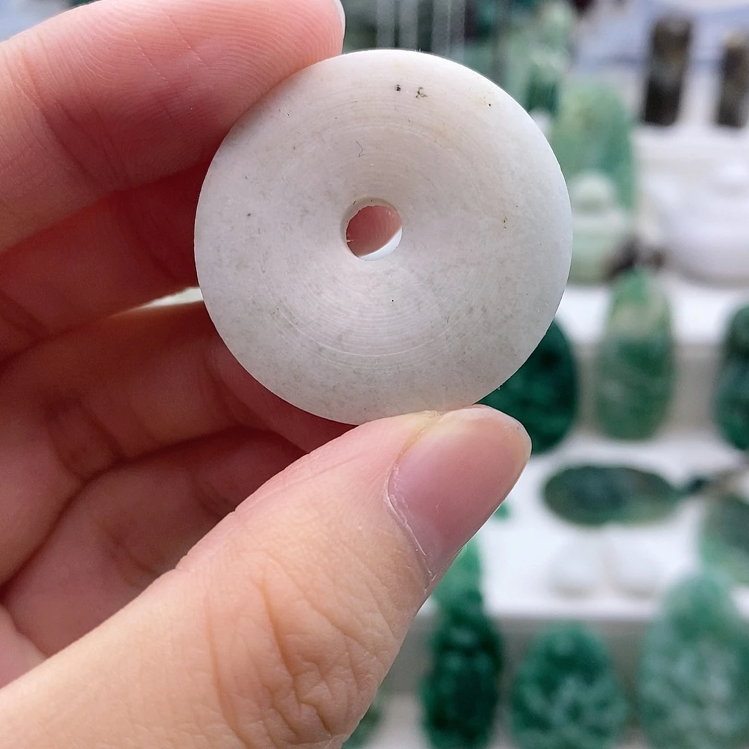 独山玉未镶嵌颈饰