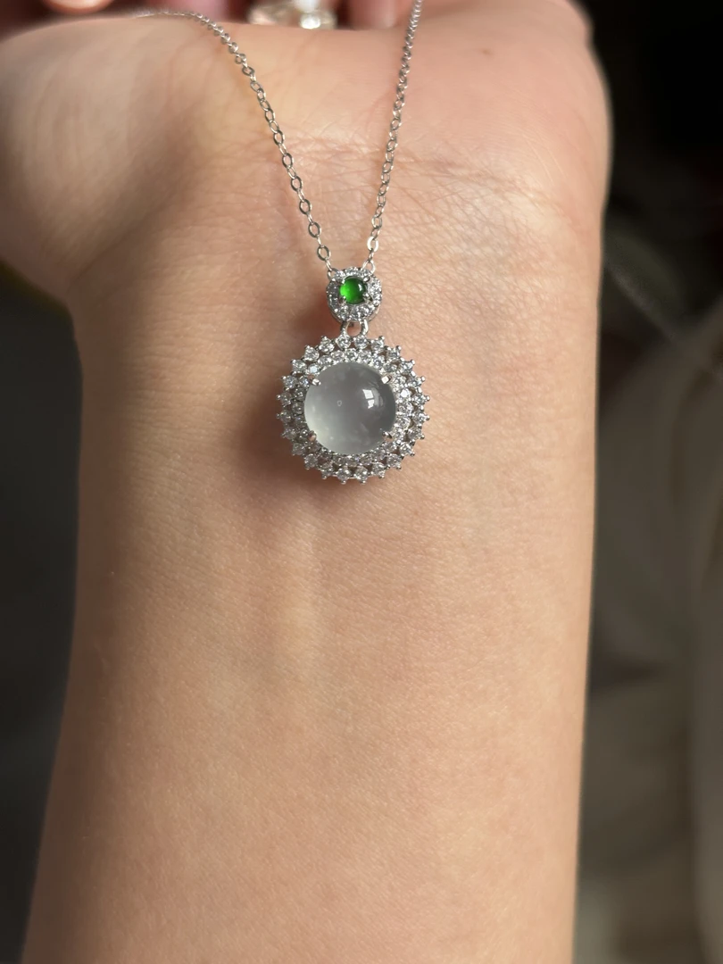 天然A货翡翠S925银镶嵌吊坠