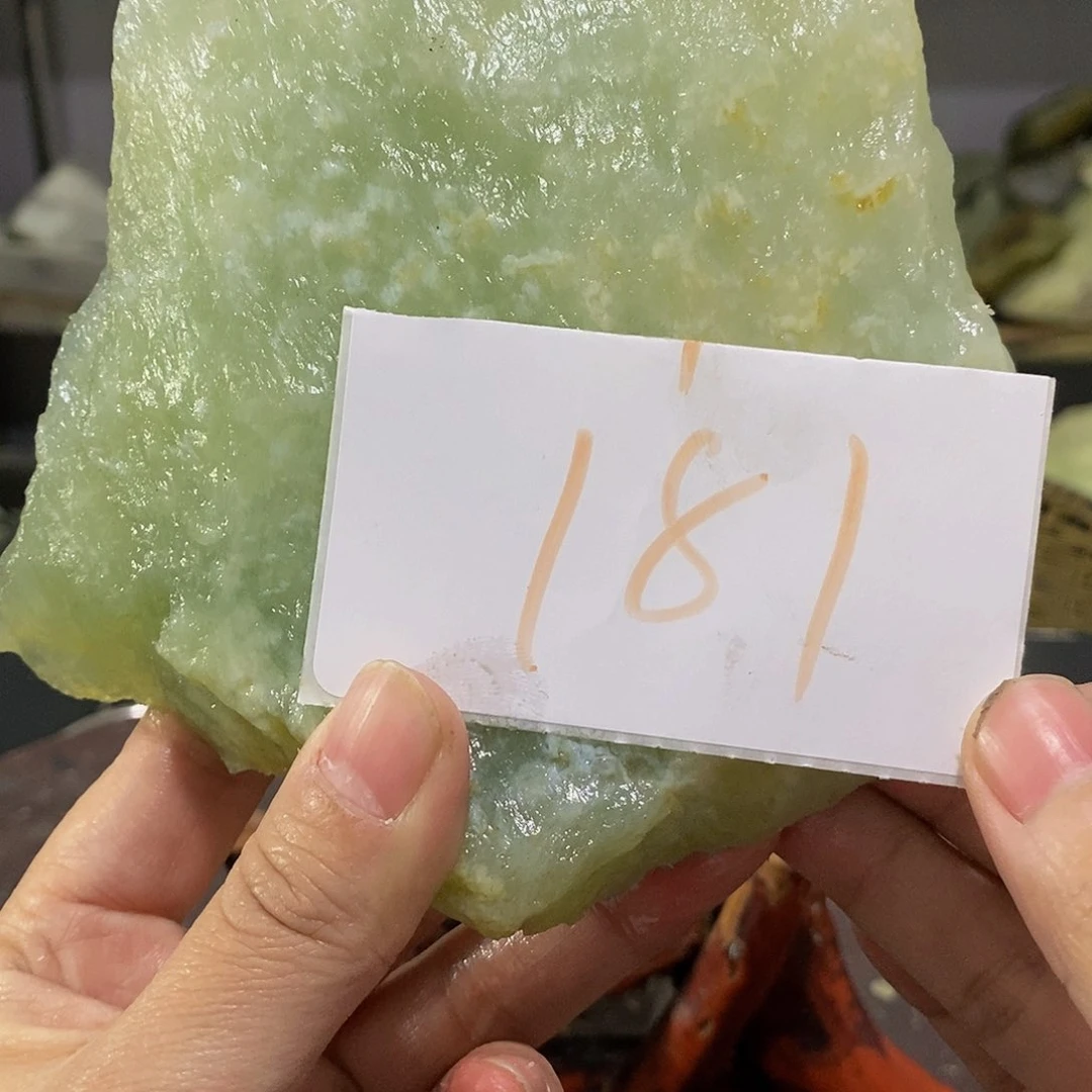 蛇纹石玉原石未镶嵌