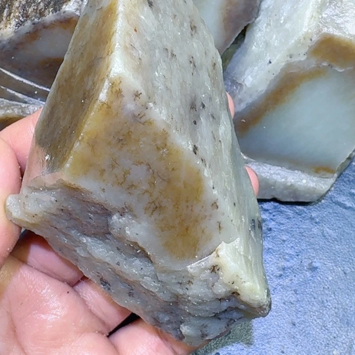 和田玉未镶嵌珠宝半成品