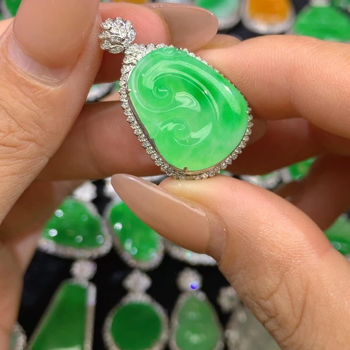 翡翠18K金镶嵌吊坠(不含链)