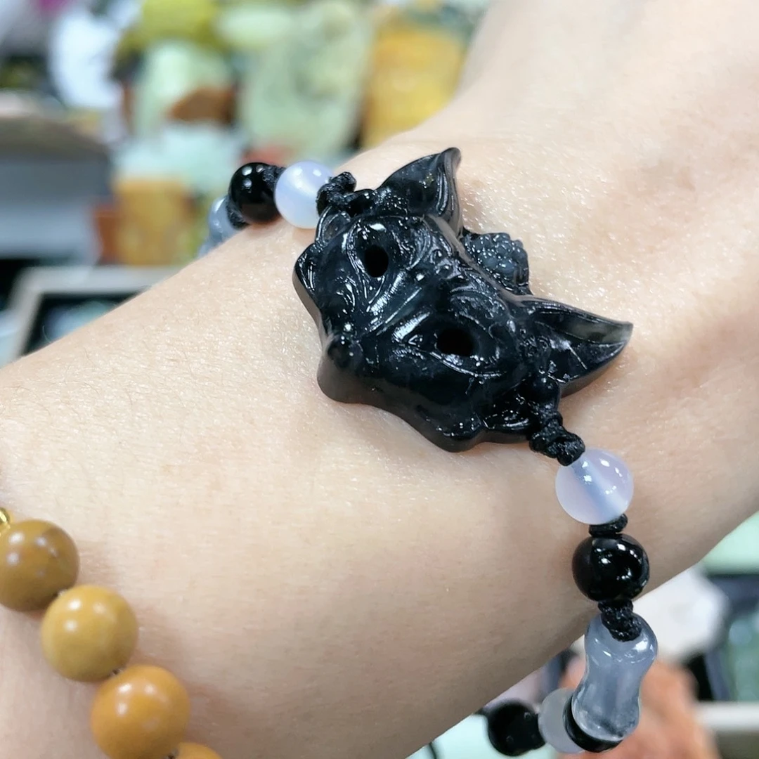 蛇纹石玉颈饰合金