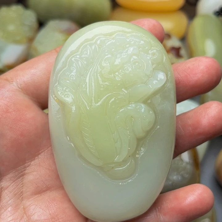 石材方解石手把件白菜
