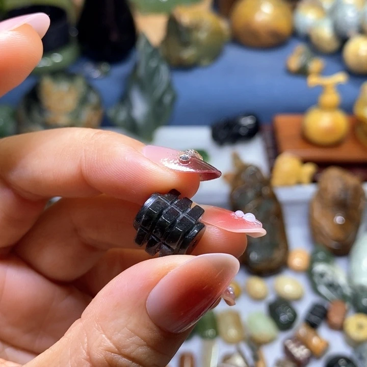 透闪石质玉未镶嵌挂件玉琮