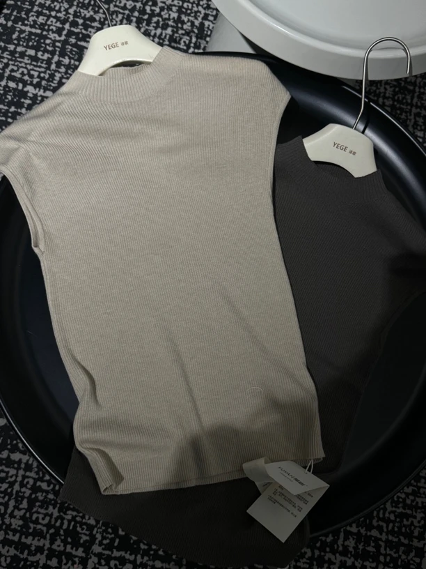 小飞袖针织上衣