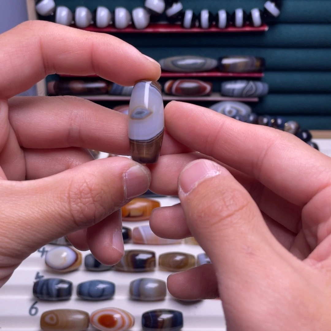 贝***堡玛瑙/玉髓合金颈饰