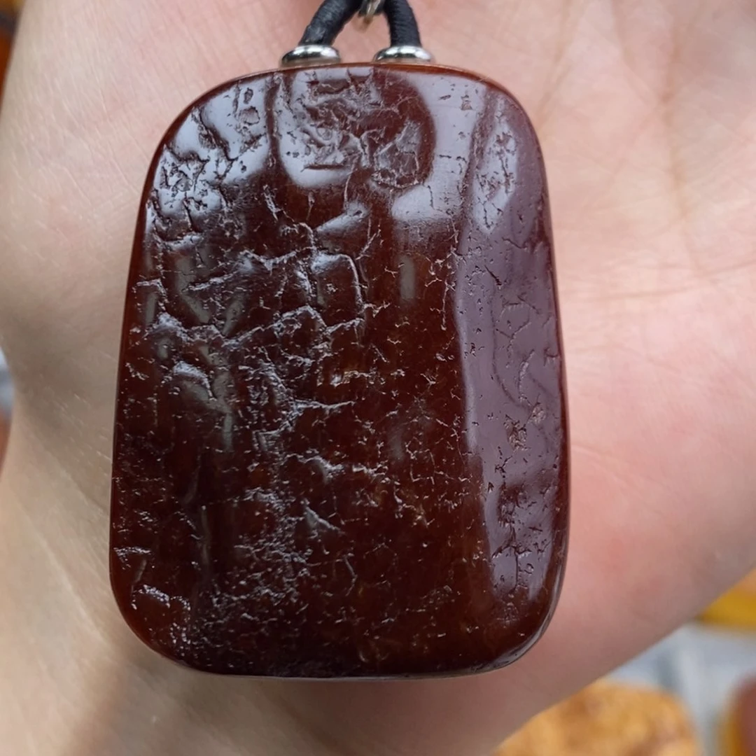 琥珀吊坠(赠链)未镶嵌