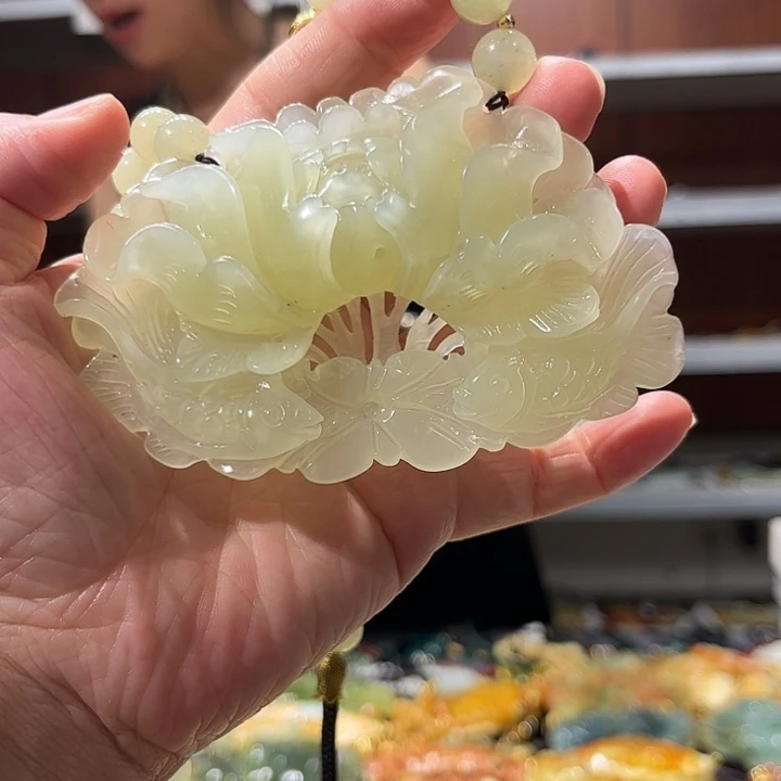 岫玉未镶嵌毛衣链