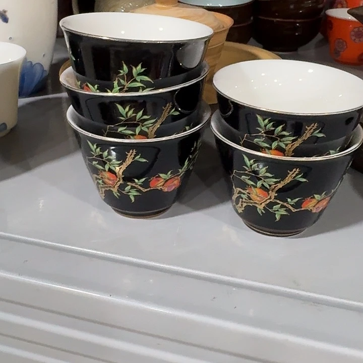主人杯一个，瓷。。。