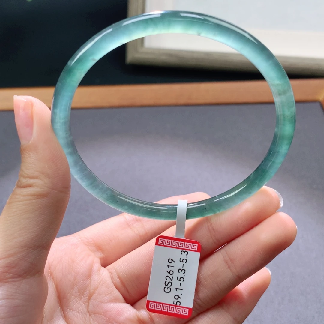 翡翠手镯未镶嵌天然翡翠手镯