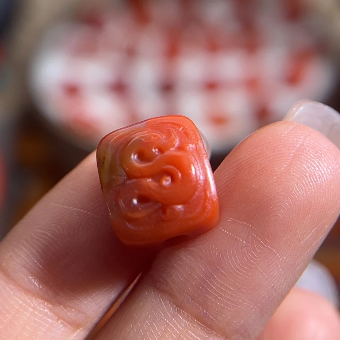 南红玛瑙未镶嵌仿古龙背云11x12.4mm 不退换