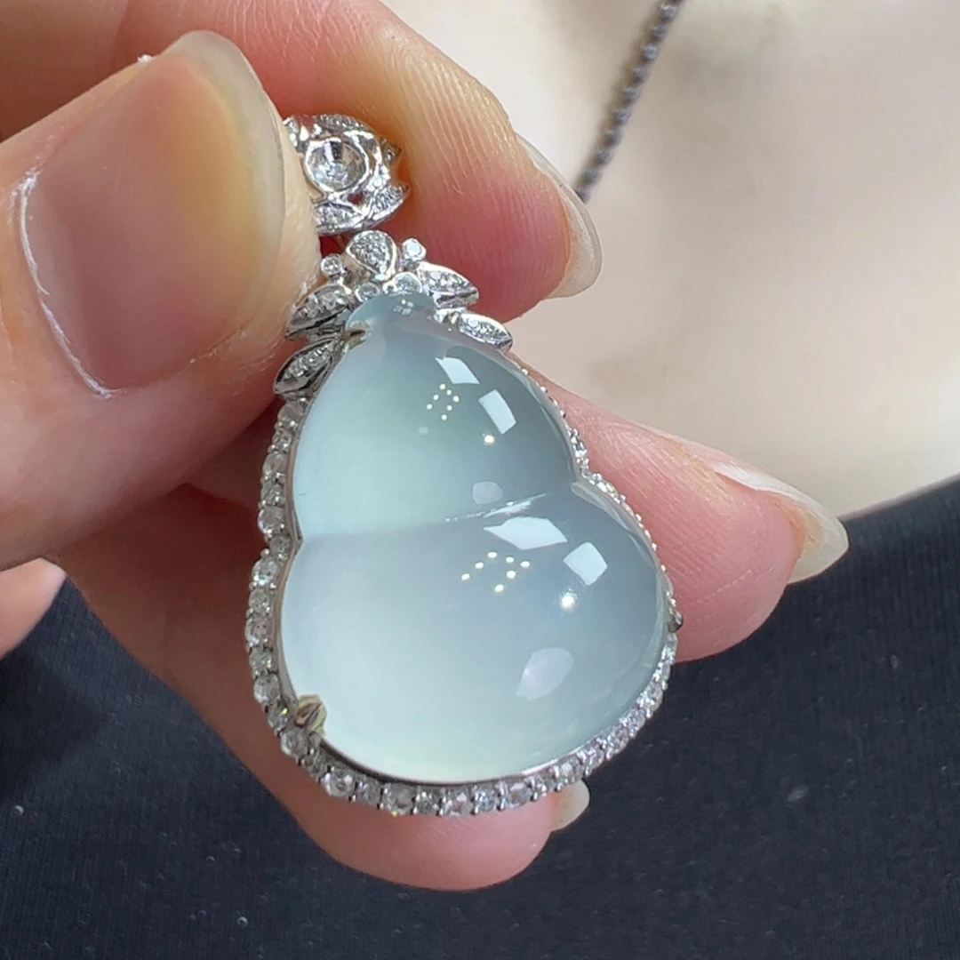 A***a翡翠18K金镶嵌吊坠(不含链)