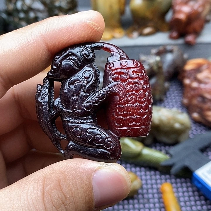 未镶嵌蛇纹石玉颈饰