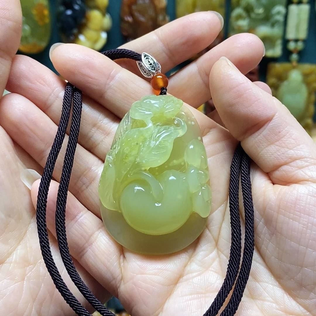 岫玉未镶嵌吊坠(赠链)